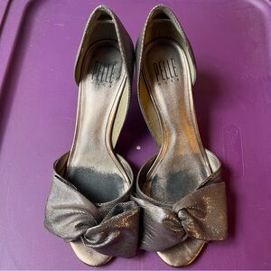 Pelle Moda Kitten heel grey metallic size 6.5 US